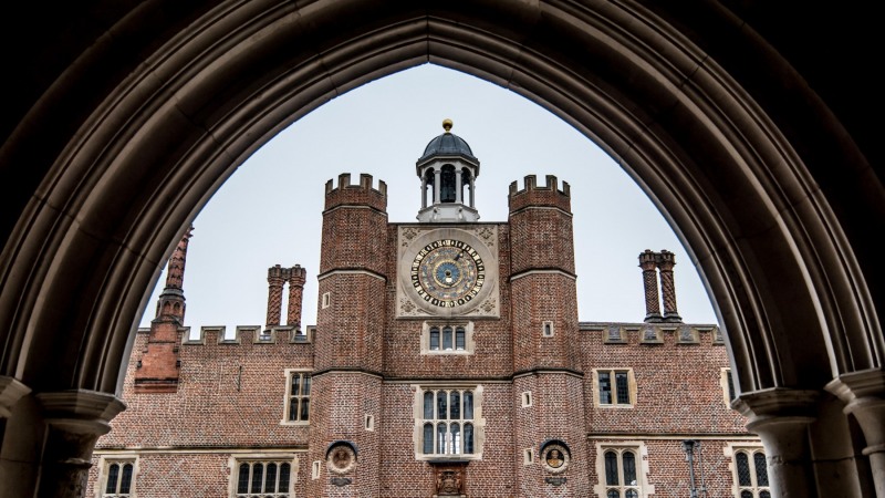 Anne Boleyn's Gate - Hamapton Court Palace