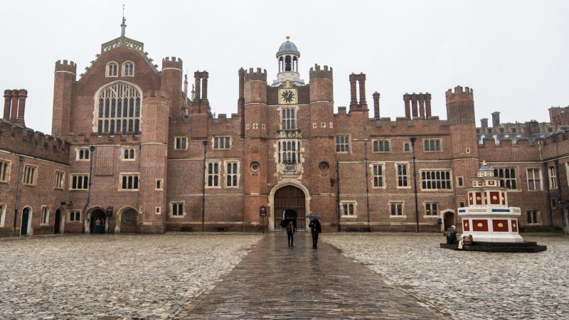 Anne Boleyn's Gate - Hampton Court Palace